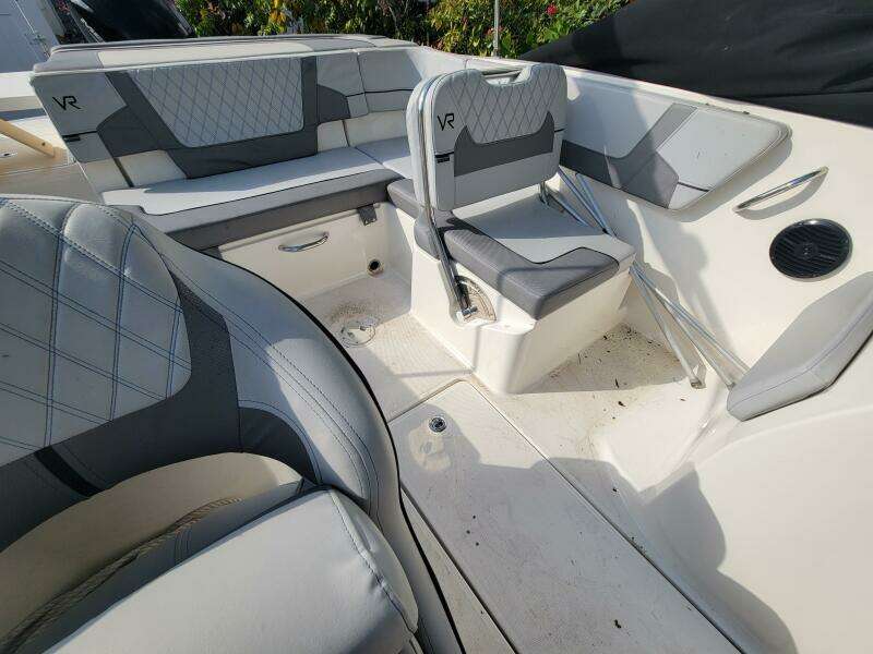 22ft Bayliner Yacht For Sale