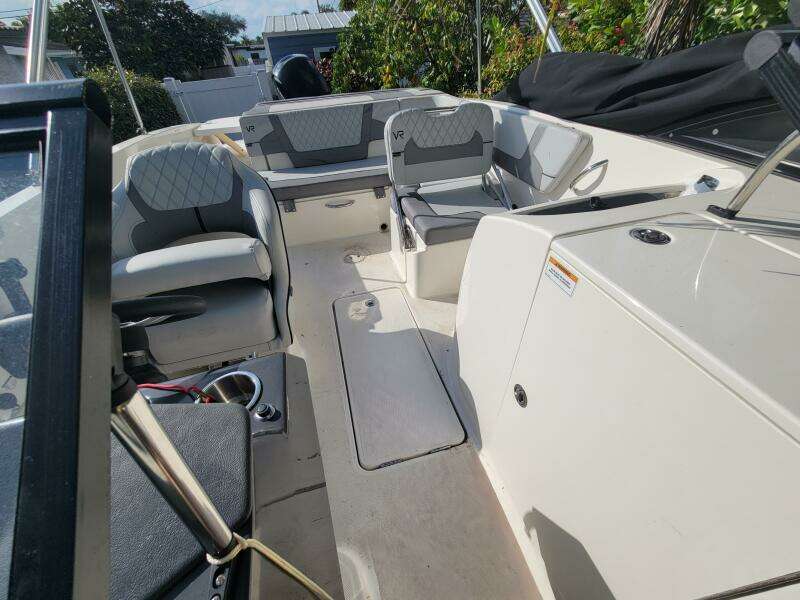 22ft Bayliner Yacht For Sale