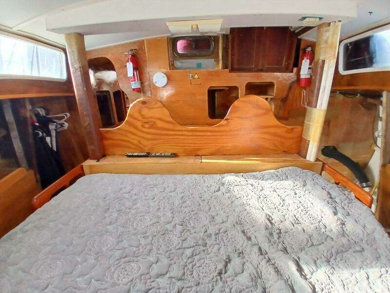 Donna Lee 41ft Islander Yacht For Sale