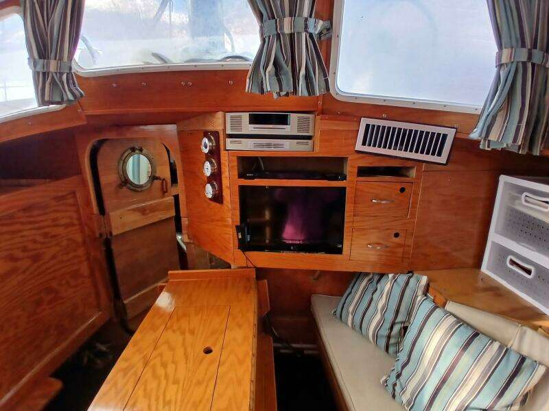 Donna Lee 41ft Islander Yacht For Sale