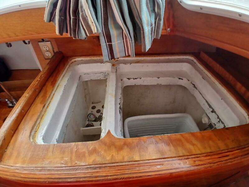 Donna Lee 41ft Islander Yacht For Sale