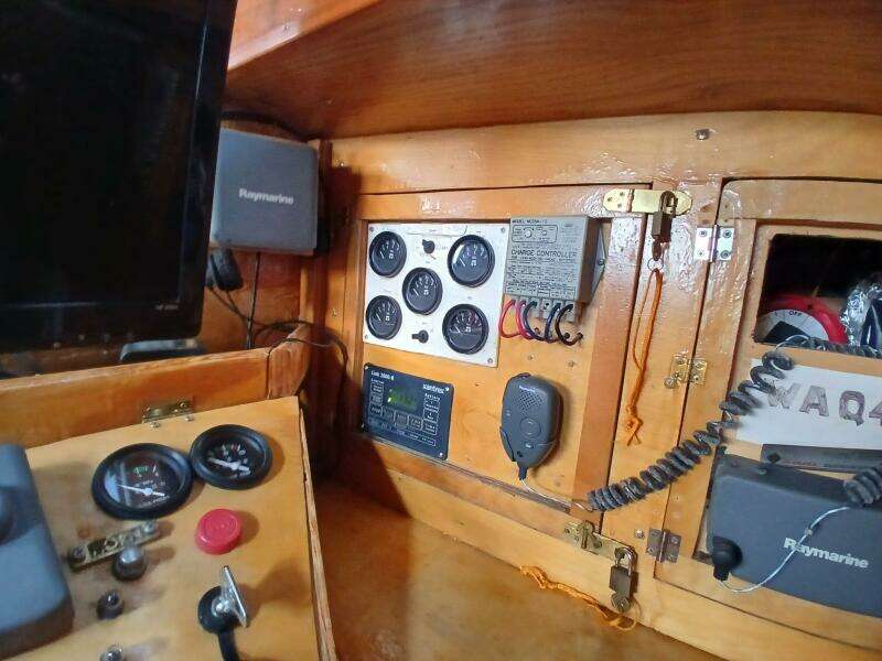 Donna Lee 41ft Islander Yacht For Sale