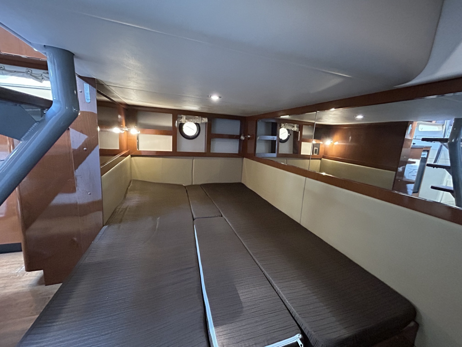 35ft Sea Ray Yacht For Sale