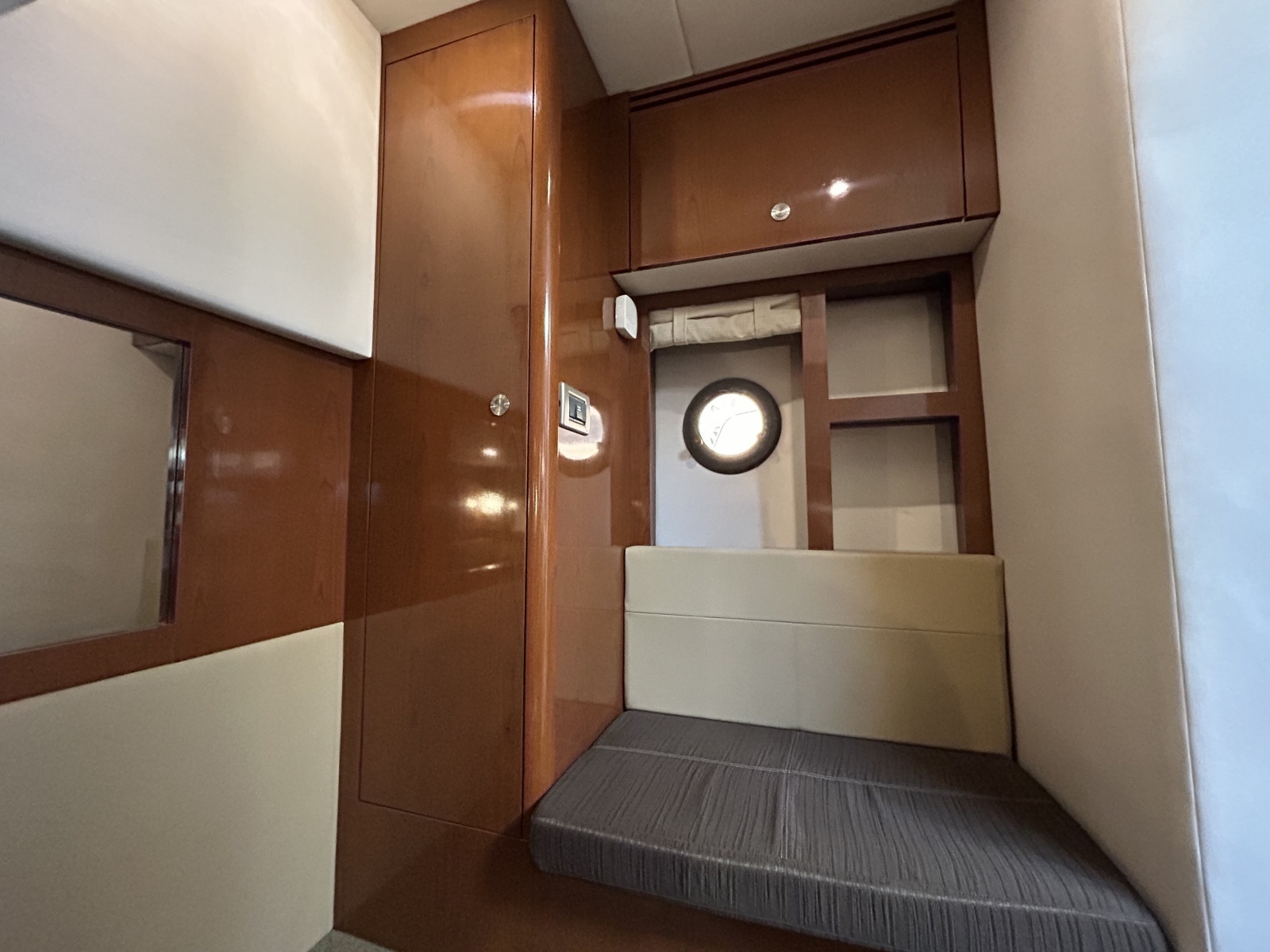 35ft Sea Ray Yacht For Sale