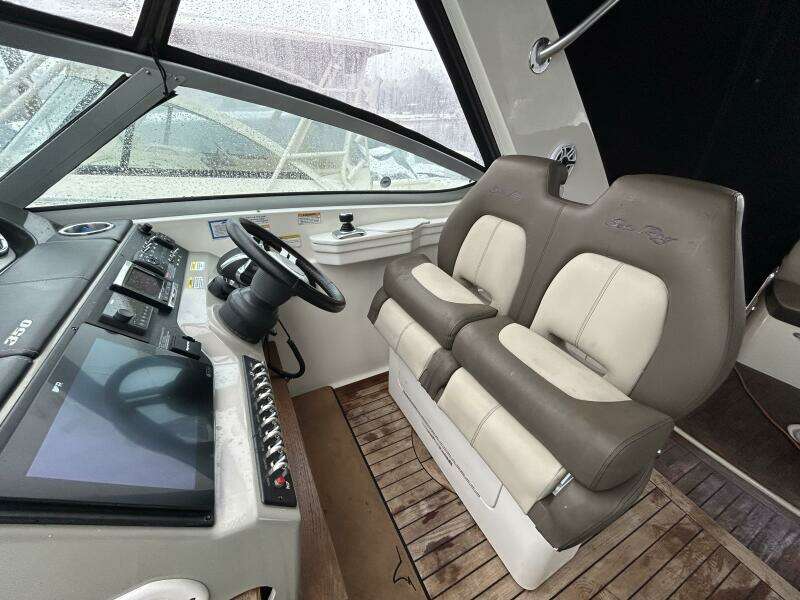 35ft Sea Ray Yacht For Sale