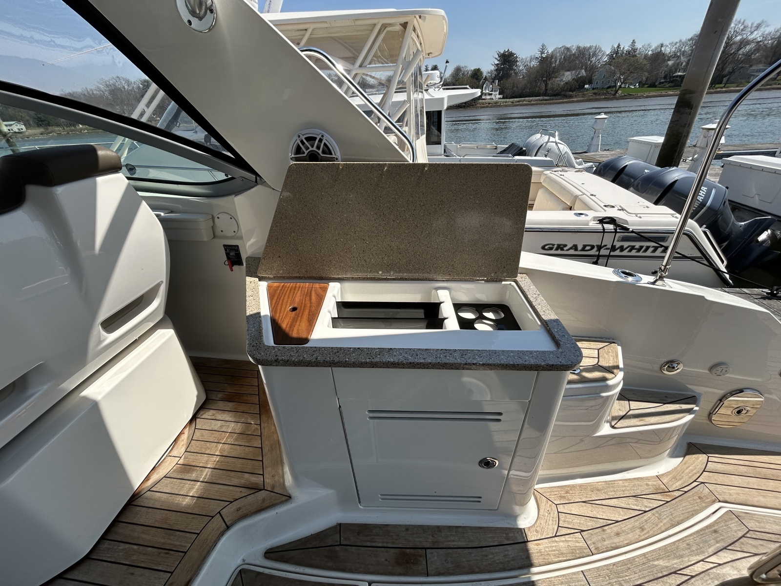 35ft Sea Ray Yacht For Sale