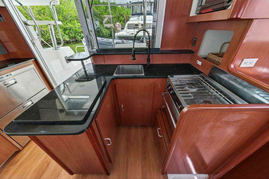 38ft Leopard Yacht For Sale