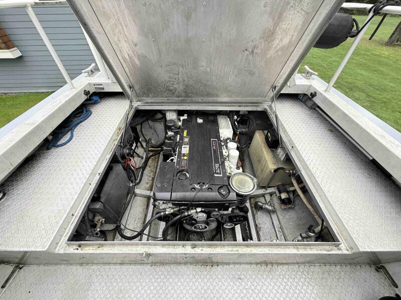 25' 1998 Coastal Craft CC25V22