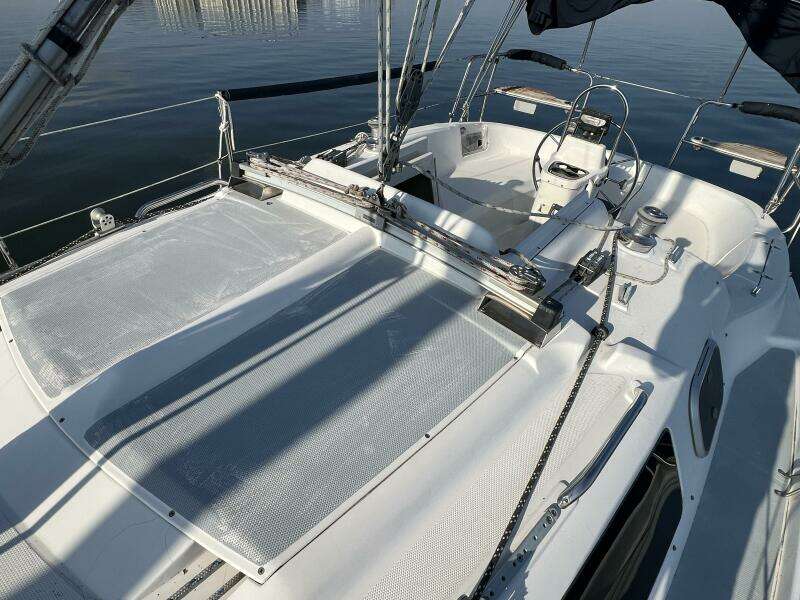 Hazyblur 28ft Hunter Yacht For Sale