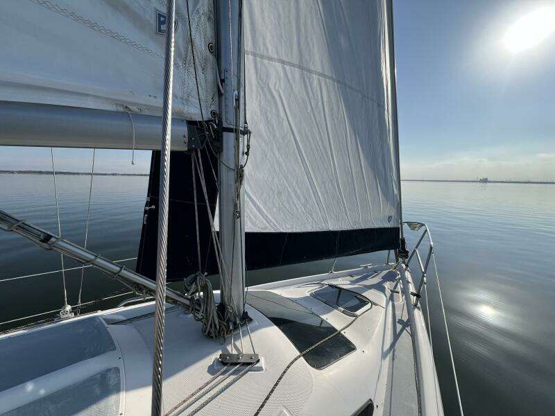 Hazyblur 28ft Hunter Yacht For Sale