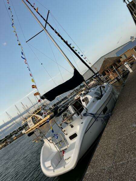 Hazyblur 28ft Hunter Yacht For Sale