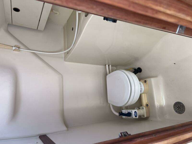 Hazyblur 28ft Hunter Yacht For Sale