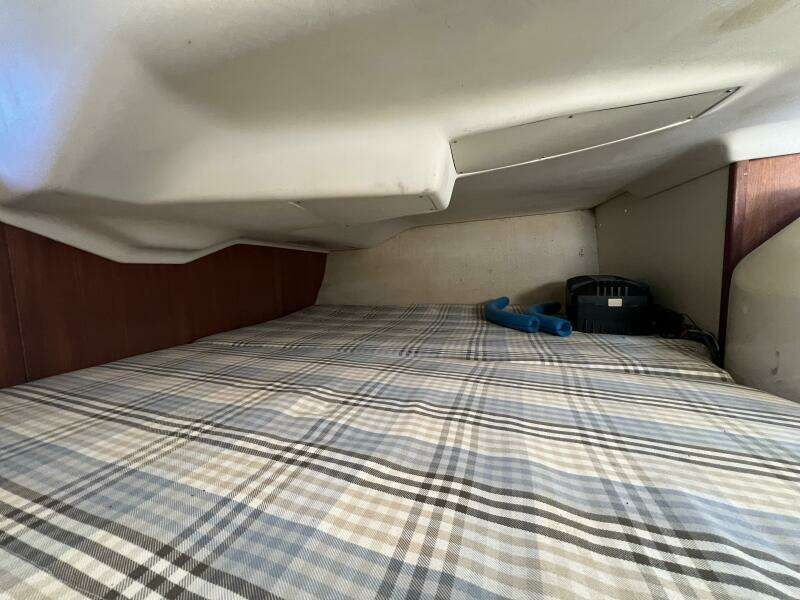 Hazyblur 28ft Hunter Yacht For Sale