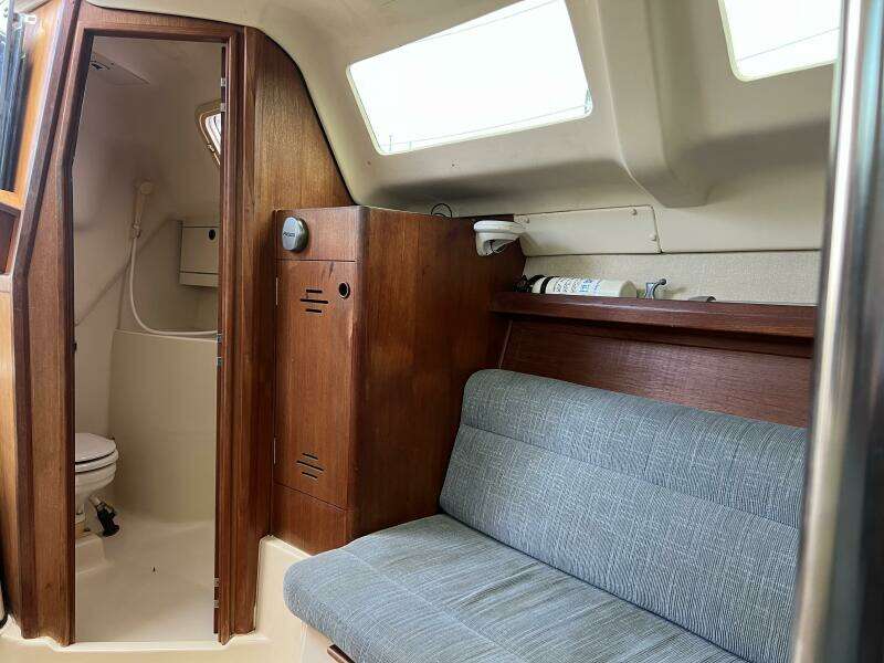 Hazyblur 28ft Hunter Yacht For Sale