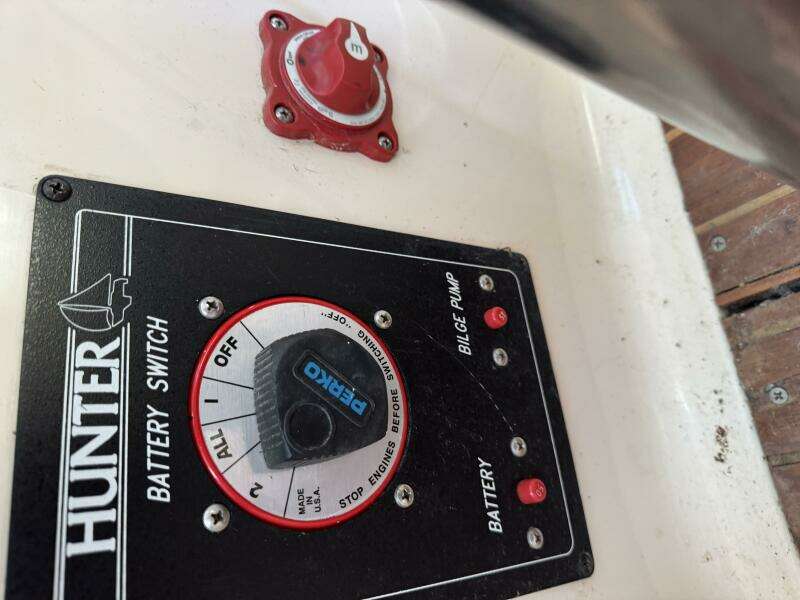 Hazyblur 28ft Hunter Yacht For Sale