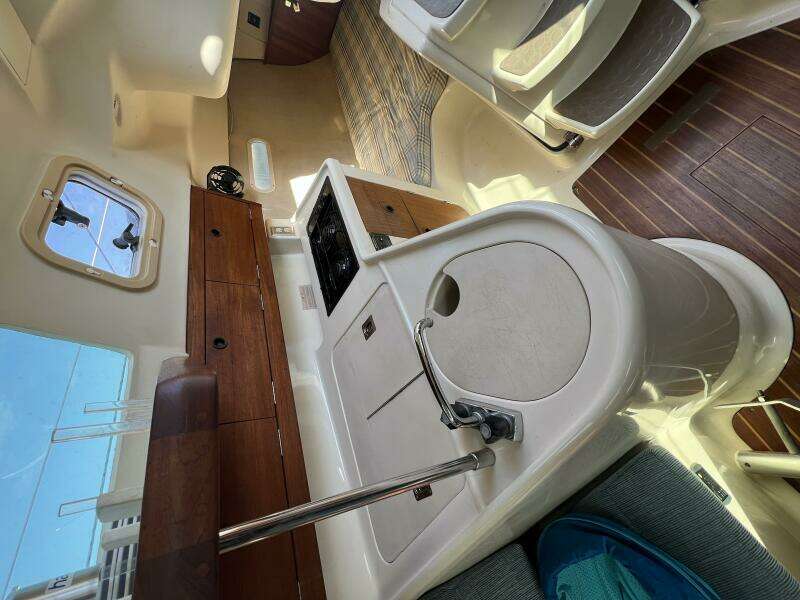 Hazyblur 28ft Hunter Yacht For Sale