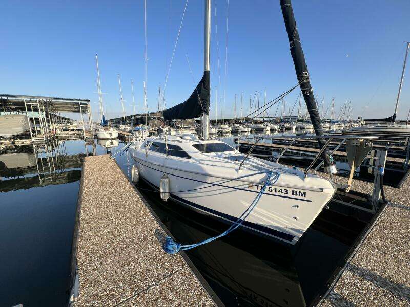 Hazyblur 28ft Hunter Yacht For Sale