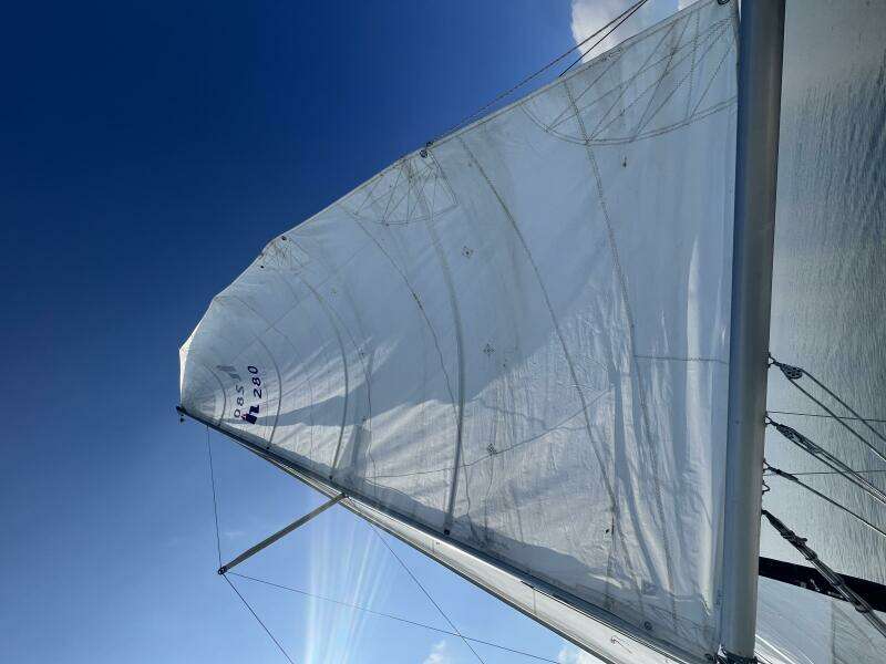 Hazyblur 28ft Hunter Yacht For Sale