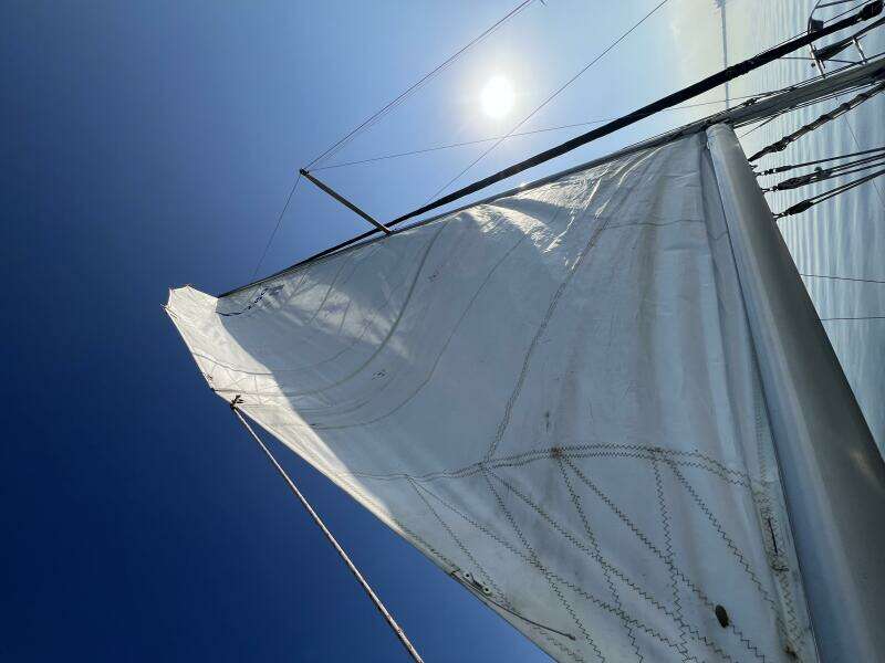 Hazyblur 28ft Hunter Yacht For Sale