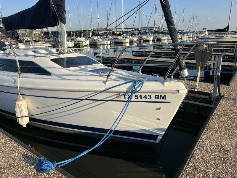 Hazyblur 28ft Hunter Yacht For Sale