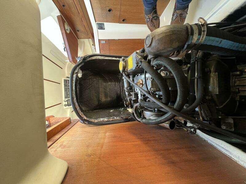 Hazyblur 28ft Hunter Yacht For Sale