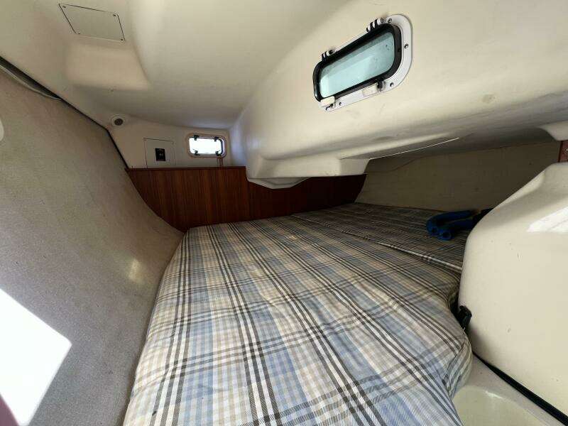 Hazyblur 28ft Hunter Yacht For Sale