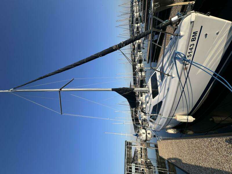 Hazyblur 28ft Hunter Yacht For Sale
