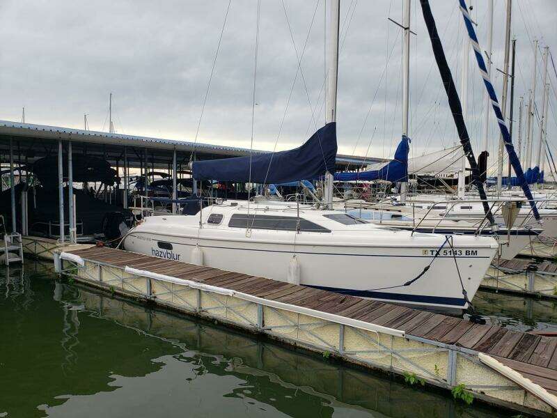 Hazyblur 28ft Hunter Yacht For Sale