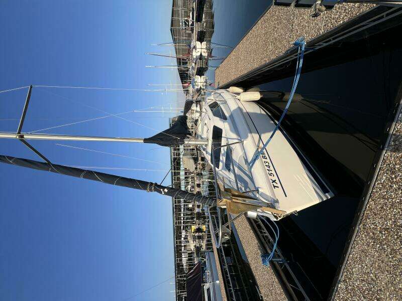 Hazyblur 28ft Hunter Yacht For Sale