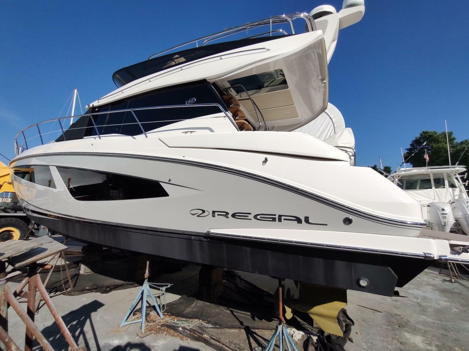 2021 Regal 42 Fly
