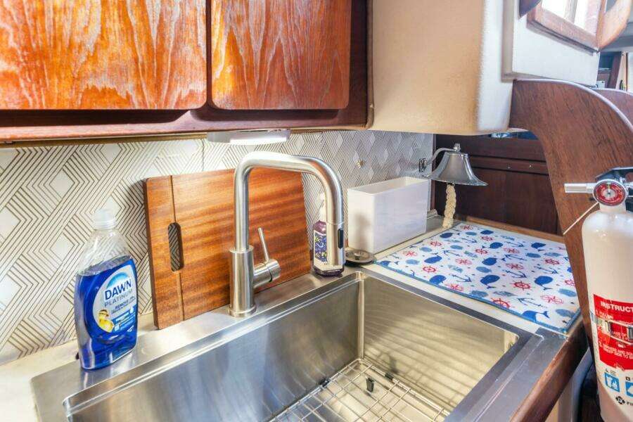 One Love 41ft Morgan Yacht For Sale