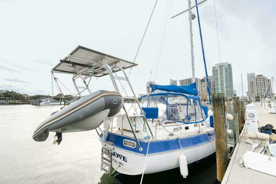 One Love 41ft Morgan Yacht For Sale