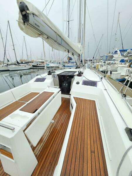 34ft Beneteau Yacht For Sale