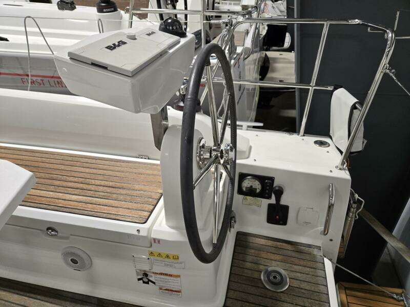 MAHALO 30ft Beneteau Yacht For Sale