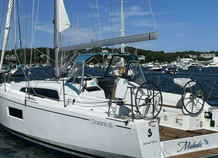 MAHALO 30ft Beneteau Yacht For Sale
