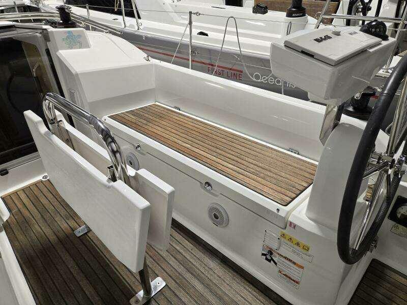 MAHALO 30ft Beneteau Yacht For Sale