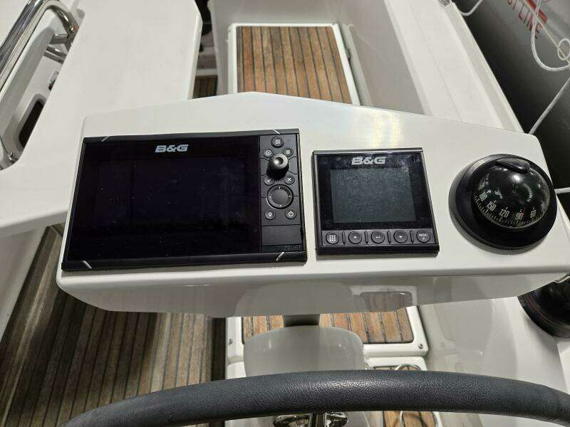 MAHALO 30ft Beneteau Yacht For Sale