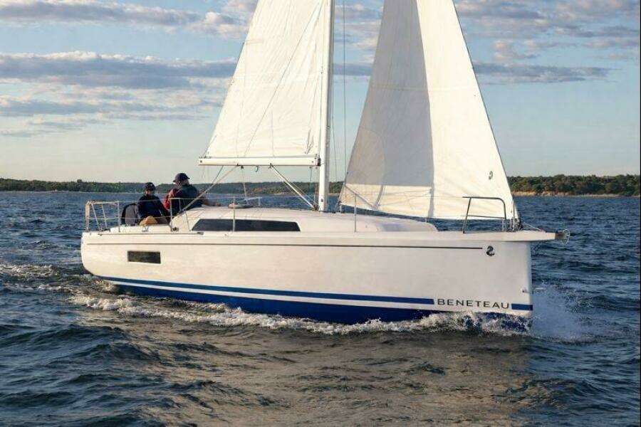 MAHALO 30ft Beneteau Yacht For Sale