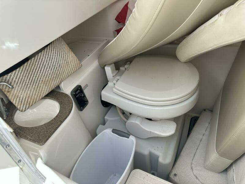 28ft NauticStar Yacht For Sale