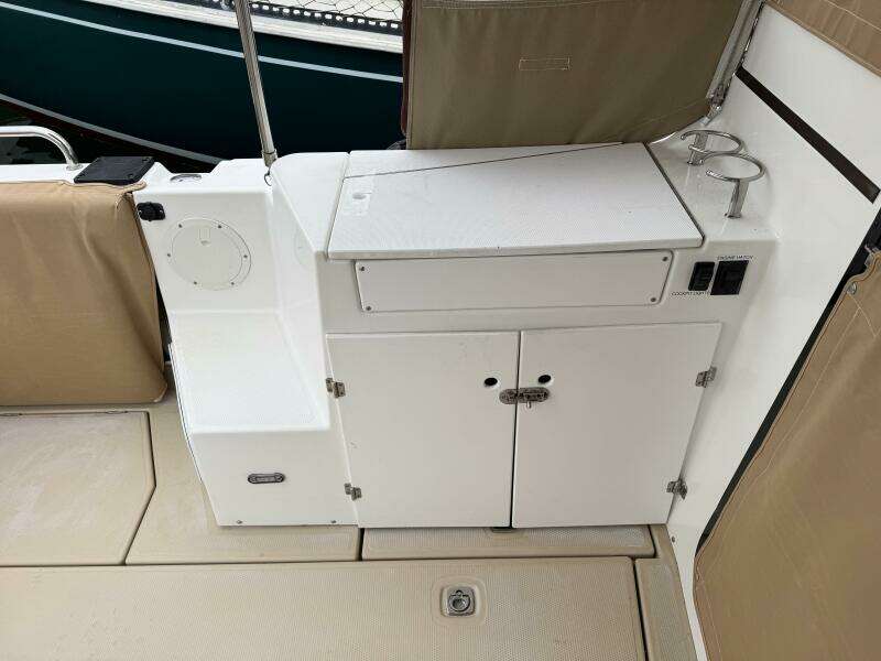 28ft Cutwater Yacht For Sale