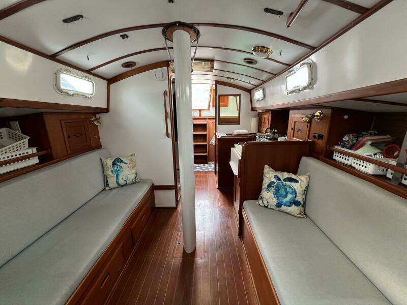 Starry Night 37ft Dickerson Yacht For Sale