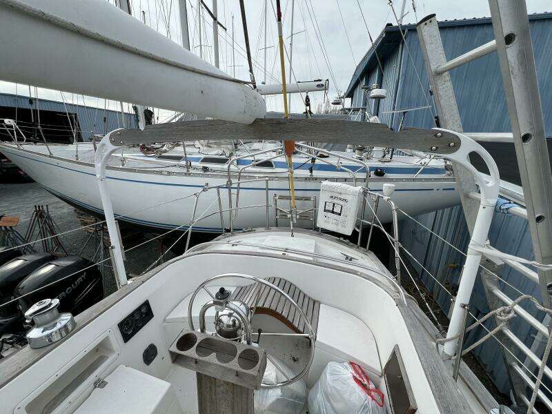 Starry Night 37ft Dickerson Yacht For Sale
