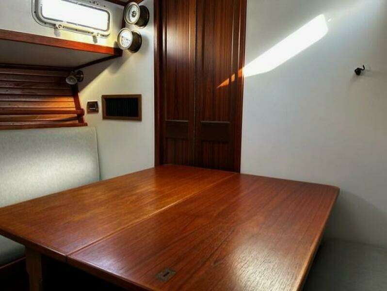 Starry Night 37ft Dickerson Yacht For Sale