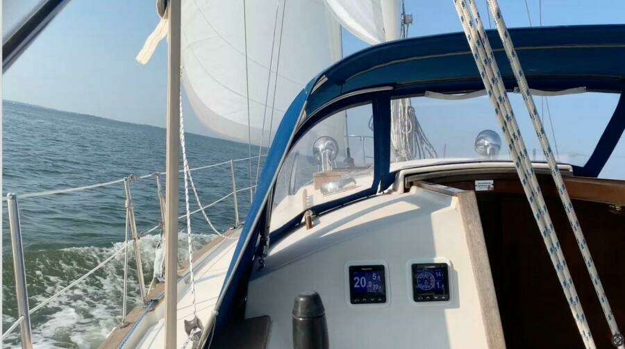 Starry Night 37ft Dickerson Yacht For Sale