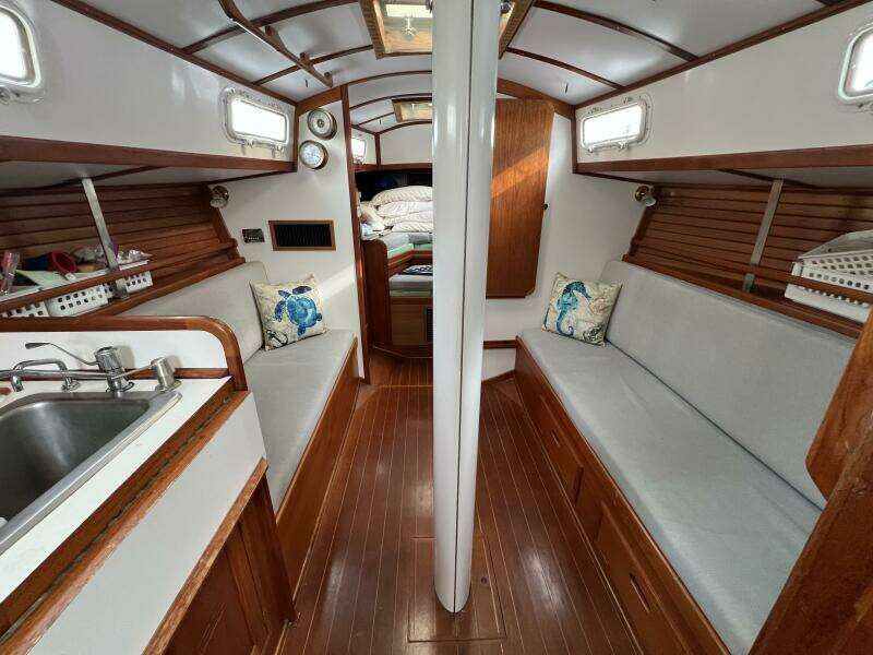Starry Night 37ft Dickerson Yacht For Sale