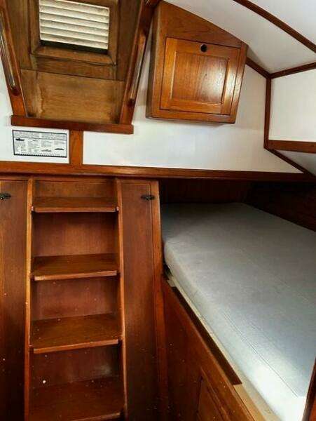 Starry Night 37ft Dickerson Yacht For Sale