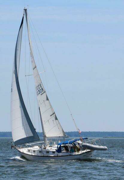 Starry Night 37ft Dickerson Yacht For Sale