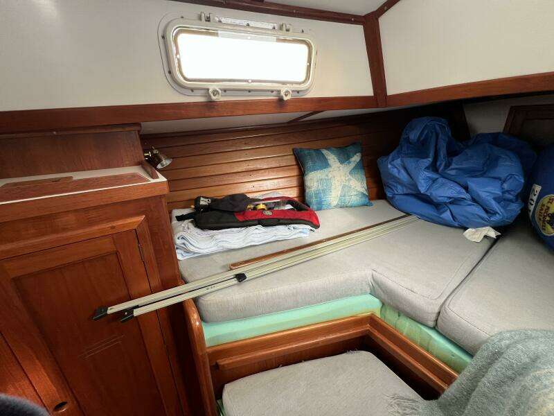 Starry Night 37ft Dickerson Yacht For Sale