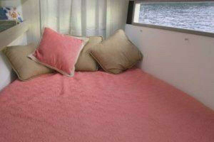 Isola 40ft Robertson  amp  Caine Yacht For Sale