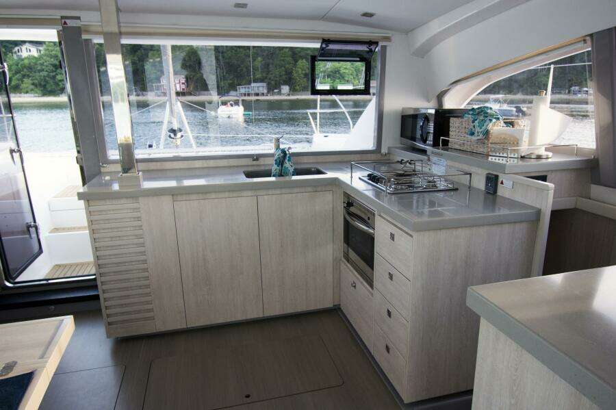 Isola 40ft Robertson  amp  Caine Yacht For Sale